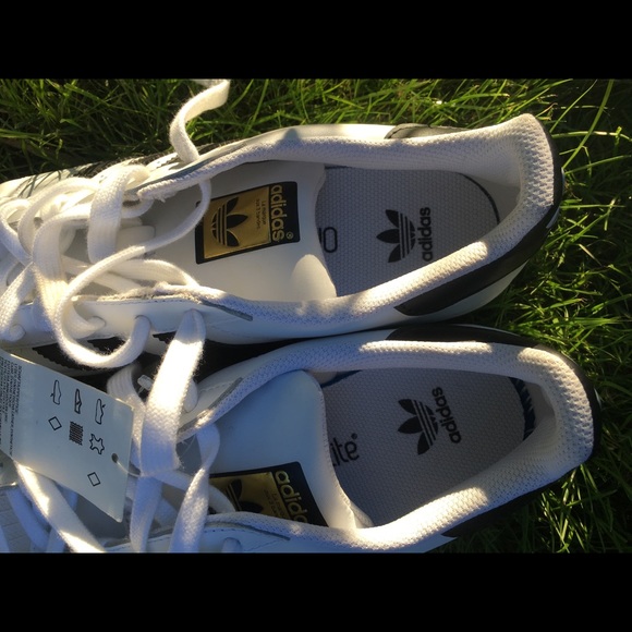 BRAND NEW ADIDAS SHOES🦋🌈💞☂️SOLD - Picture 3 of 5